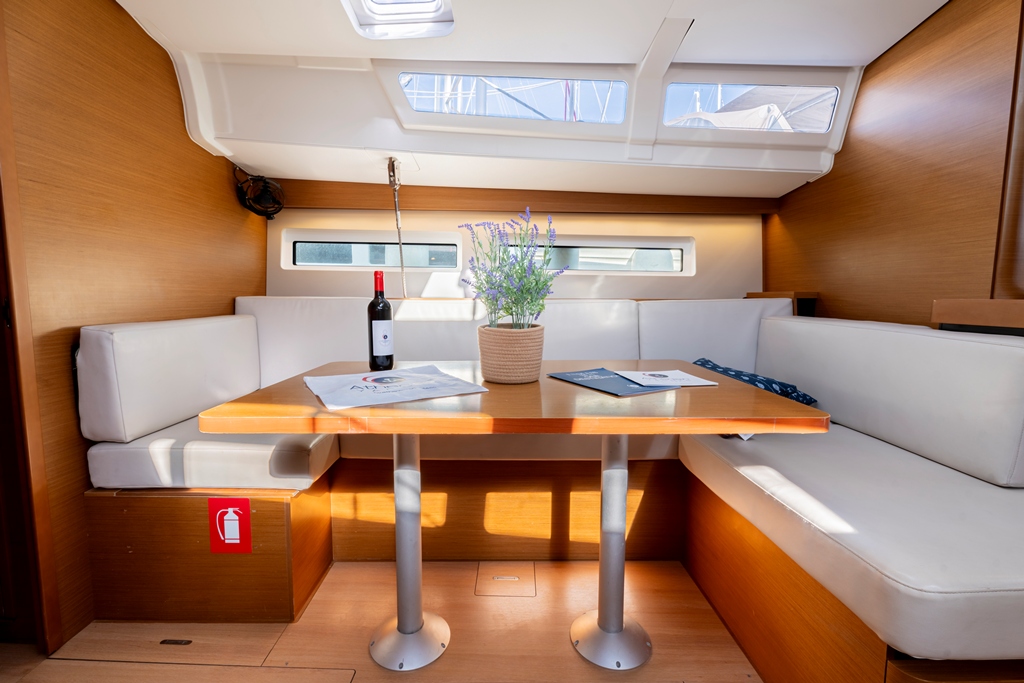 Sun Odyssey 490 - 4 cab. — photo 3