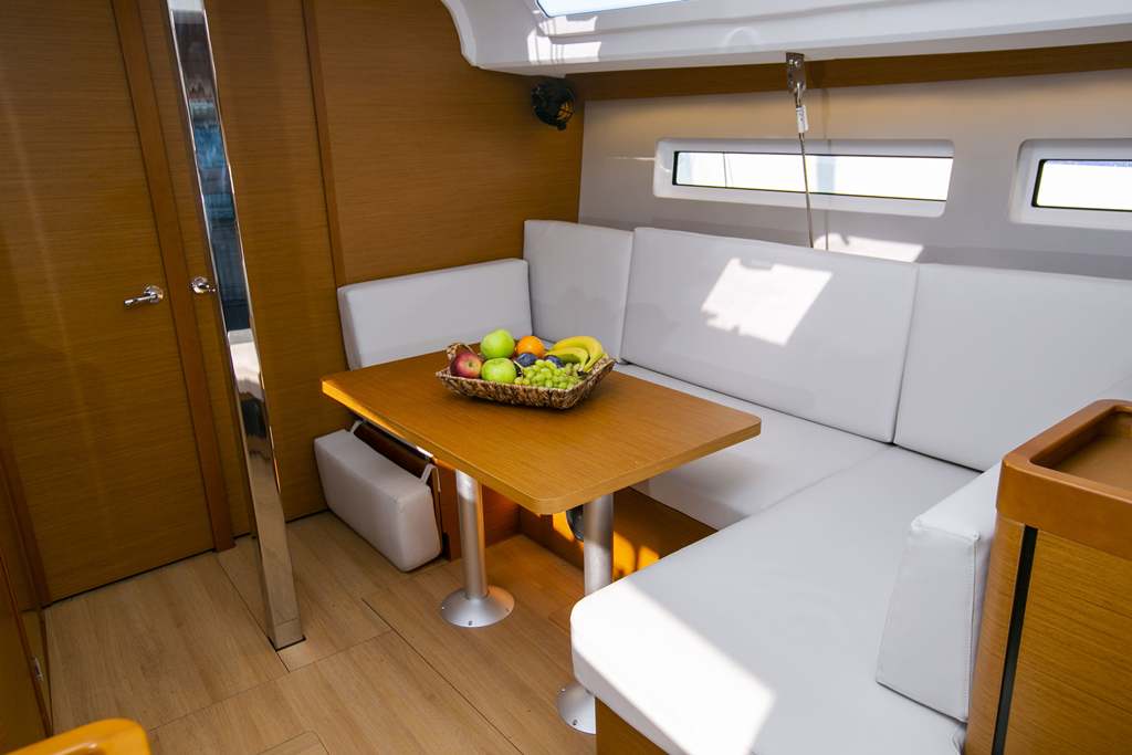 Sun Odyssey 440 - 4 cab. — photo 7