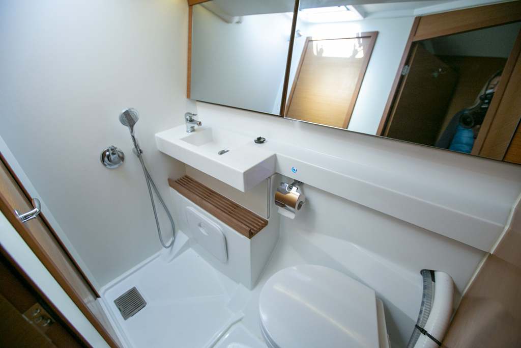 Sun Odyssey 440 - 4 cab. — photo 12