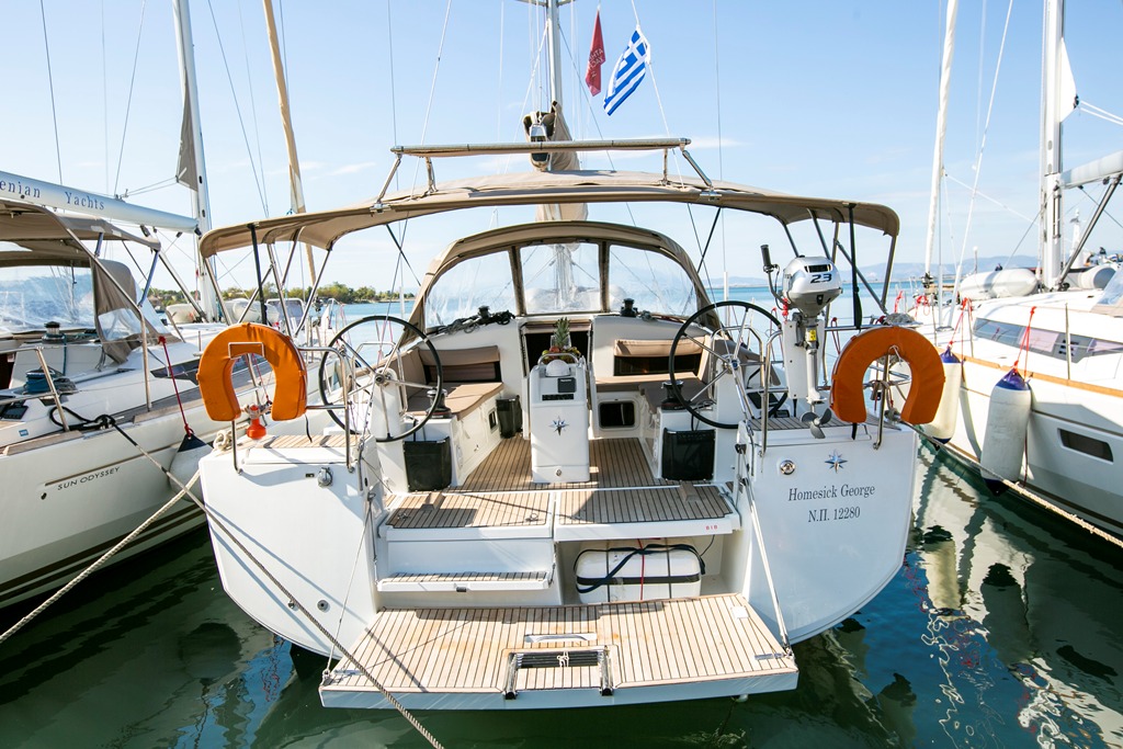 Sun Odyssey 440 - 4 cab. — photo 1