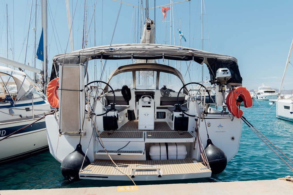 Sun Odyssey 440 - 4 cab. — photo 1