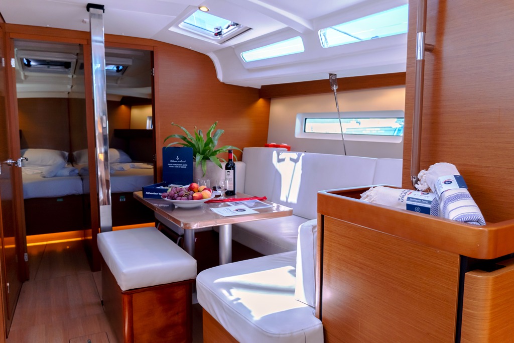 Sun Odyssey 440 - 4 cab. — photo 9