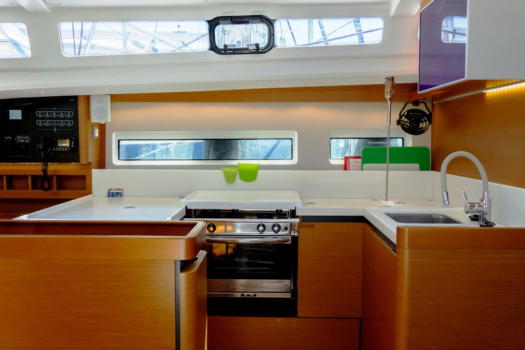 Sun Odyssey 440 - 4 cab. — photo 10