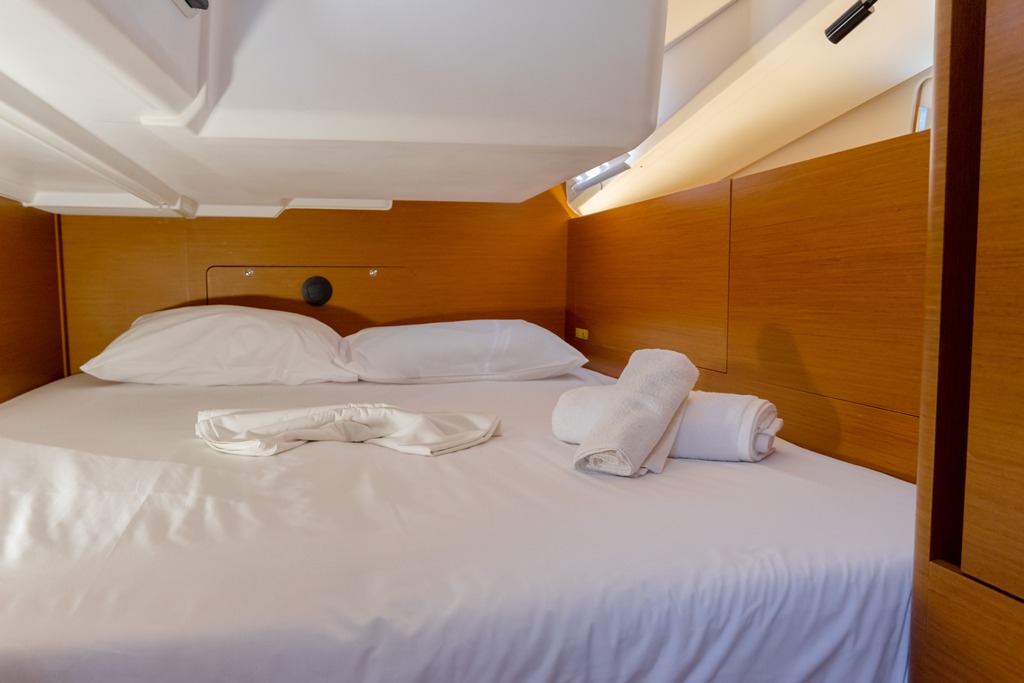 Sun Odyssey 440 - 4 cab. — photo 12