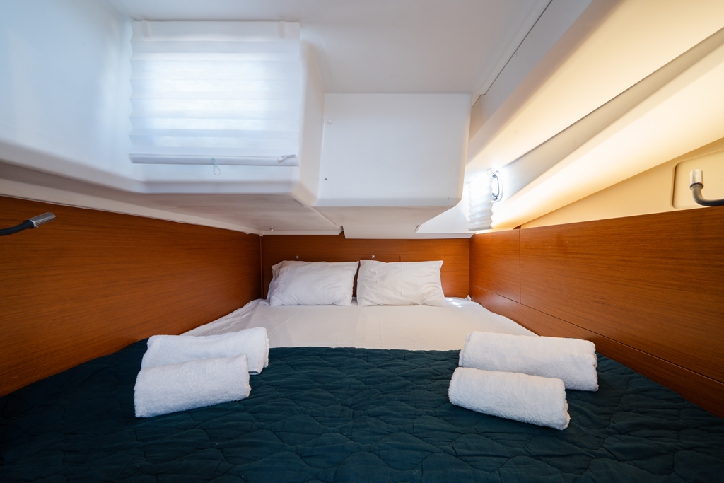 Sun Odyssey 440 - 4 cab. — photo 14