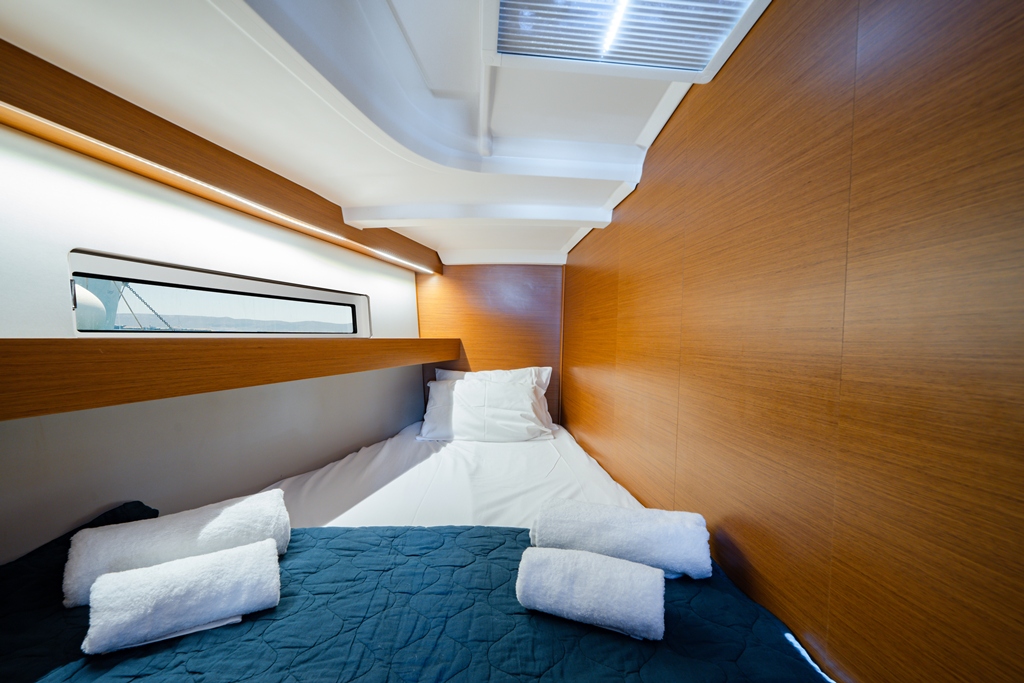 Sun Odyssey 440 - 4 cab. — photo 15