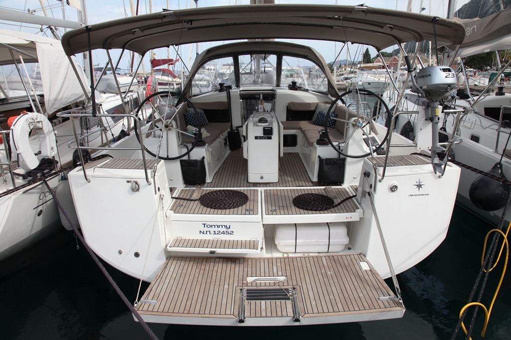 Sun Odyssey 440 - 4 cab. — photo 1