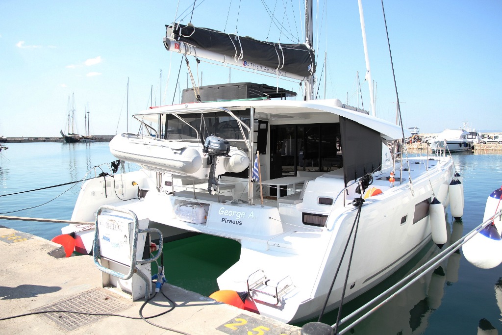 Lagoon 42 - 4 + 2 cab. — photo 1