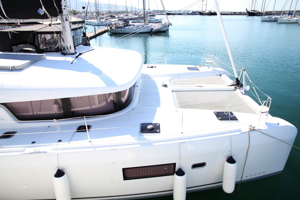 Lagoon 42 - 4 + 2 cab. — photo 7