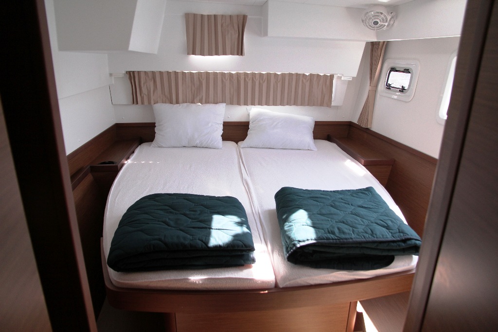 Lagoon 42 - 4 + 2 cab. — photo 15