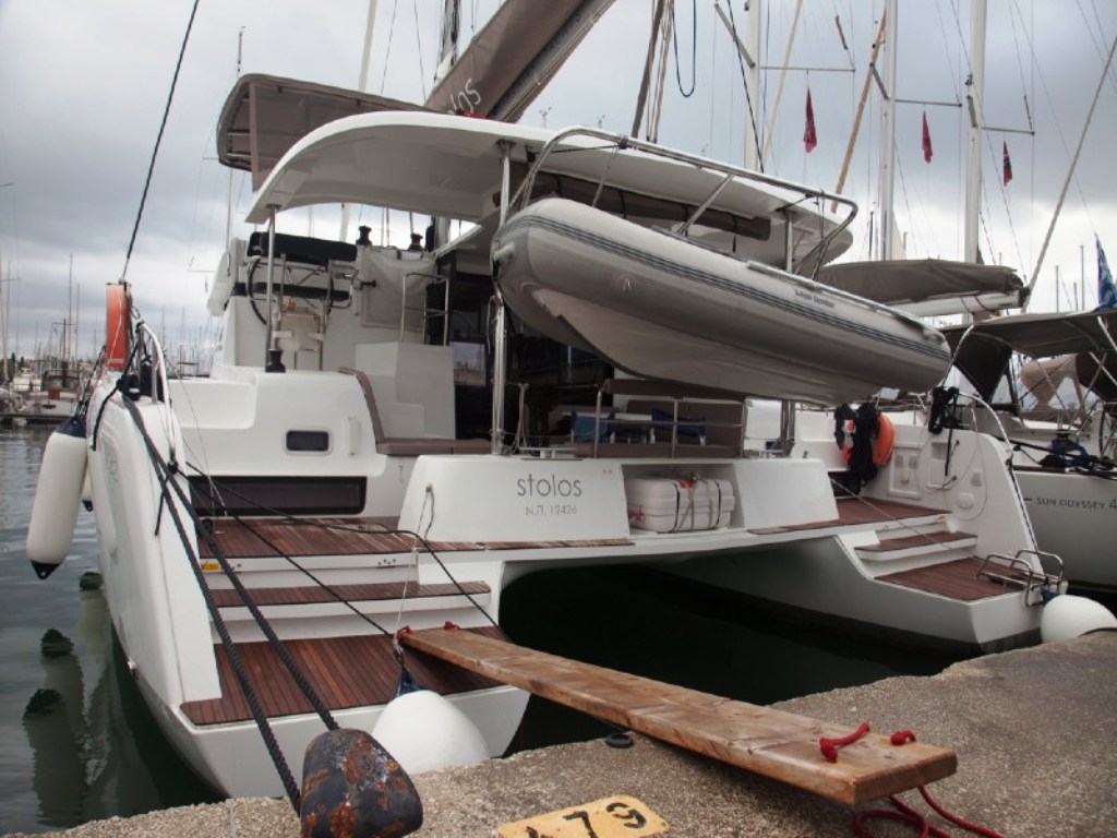 Lagoon 42 - 4 + 1 cab. — photo 1