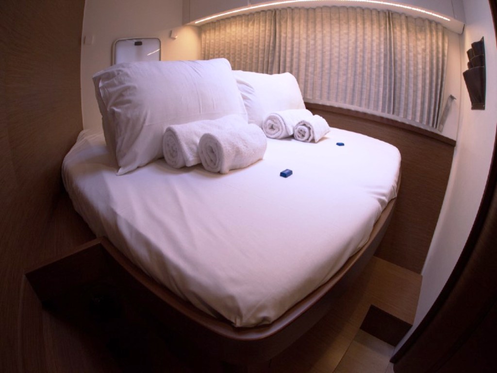 Lagoon 42 - 4 + 1 cab. — photo 13