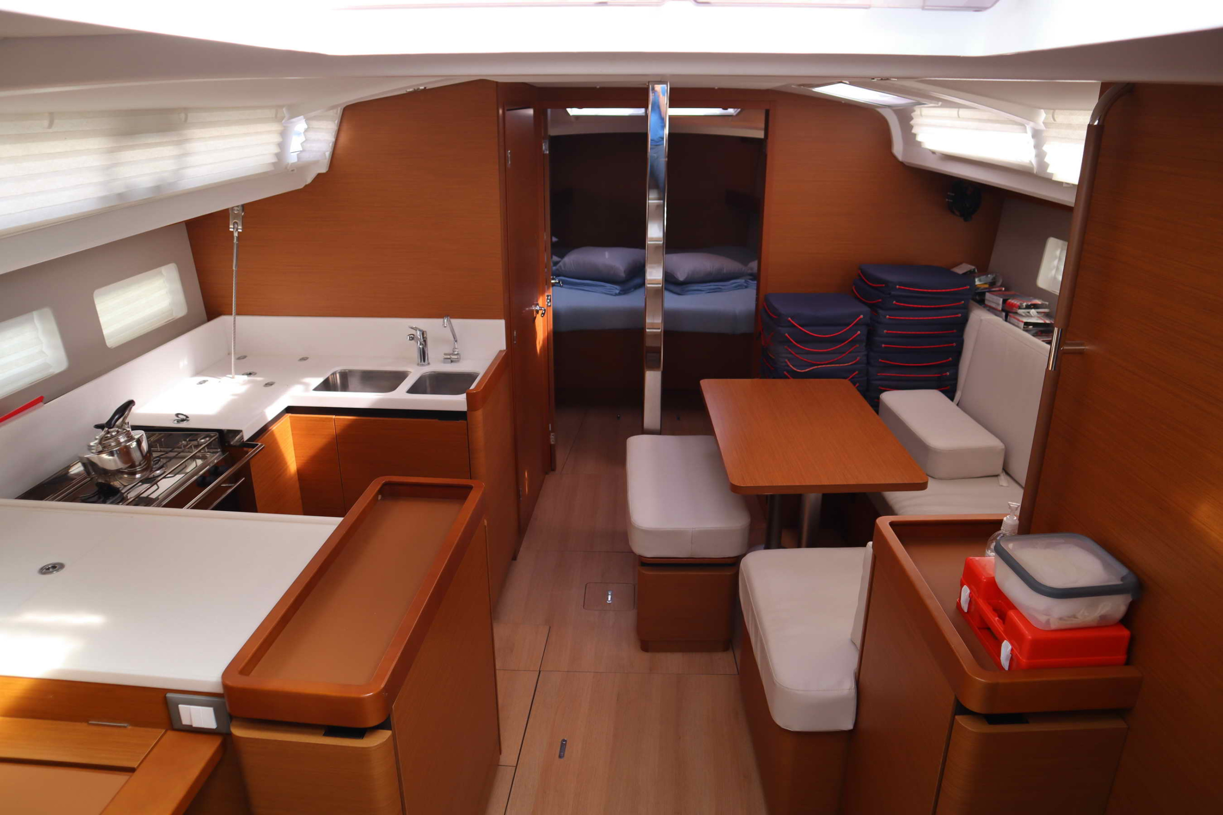 Sun Odyssey 440 - 4 cab. — photo 6