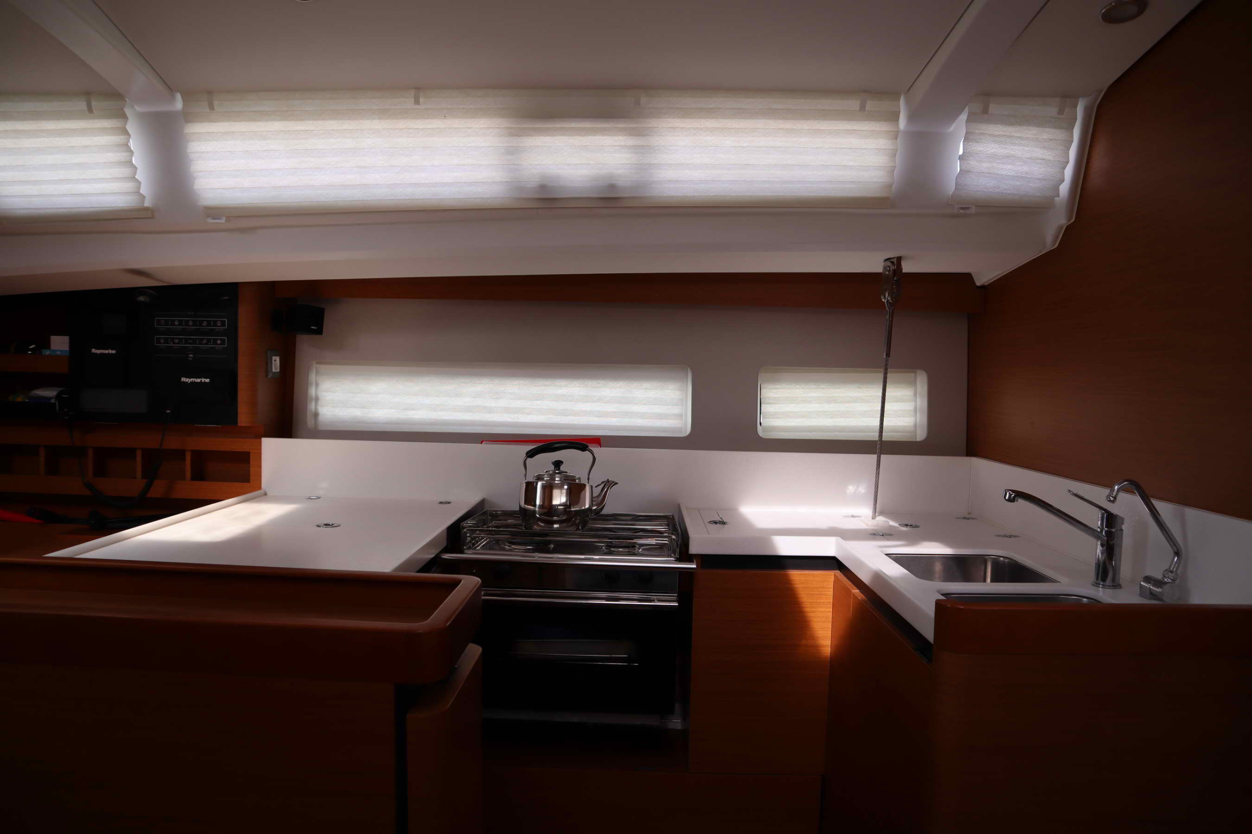 Sun Odyssey 440 - 4 cab. — photo 10