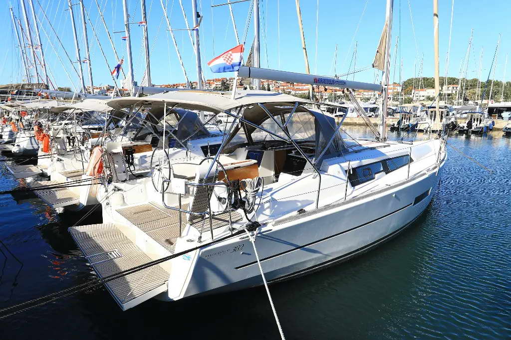 Dufour 382 GL — photo 4