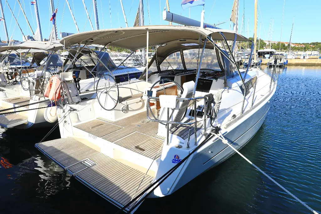 Dufour 382 GL — photo 6