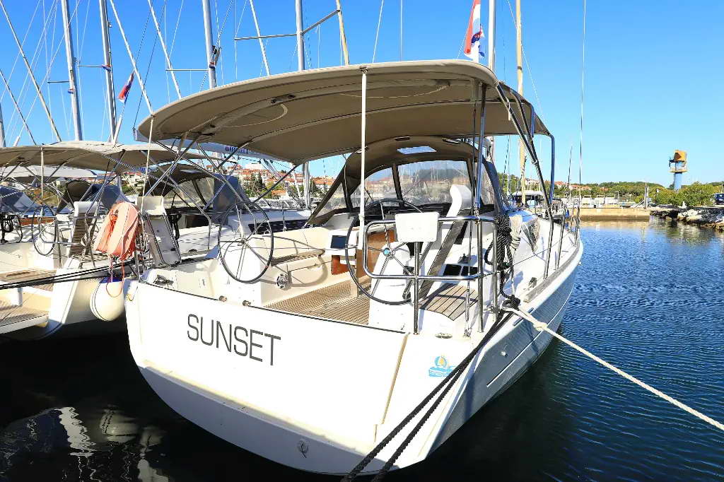 Dufour 382 GL — photo 7