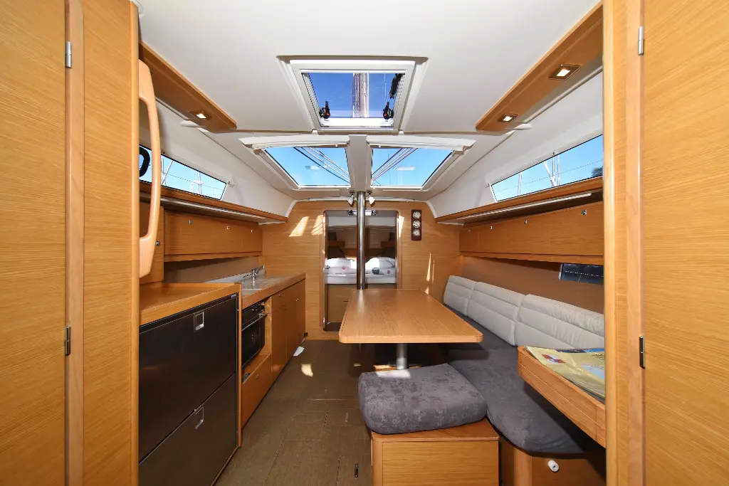 Dufour 382 GL — photo 14