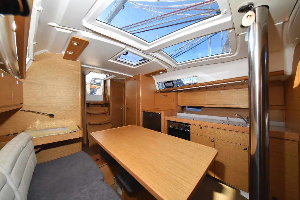 Dufour 382 GL — photo 17