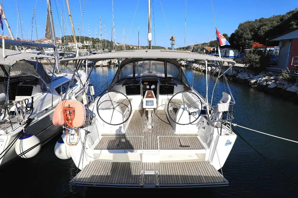 Dufour 382 GL — photo 1