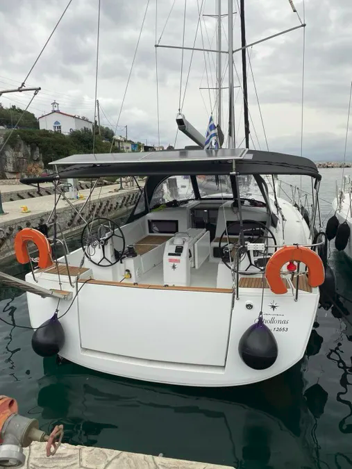 Sun Odyssey 440 - 4 cab. — photo 3