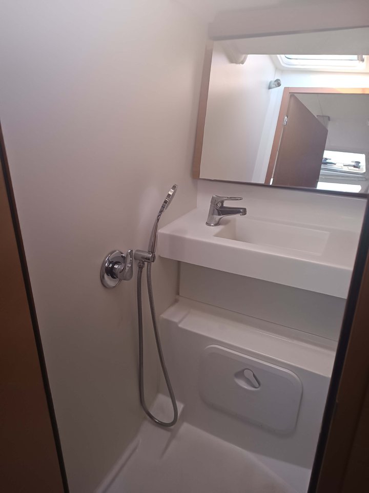 Sun Odyssey 440 - 4 cab. — photo 27