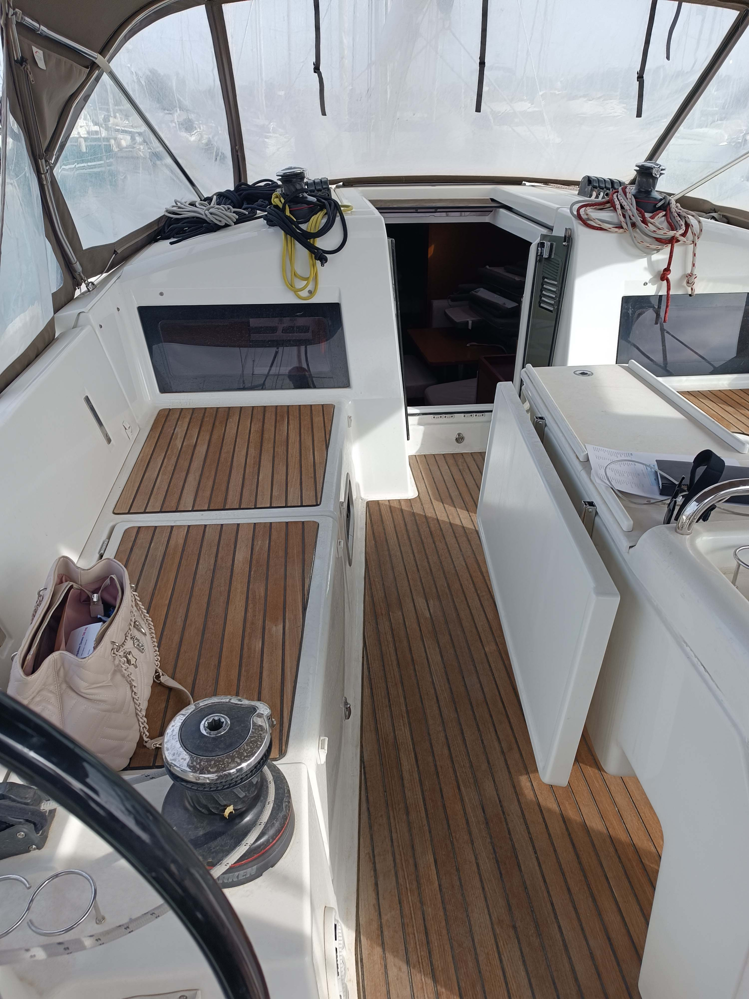 Sun Odyssey 440 - 4 cab. — photo 9