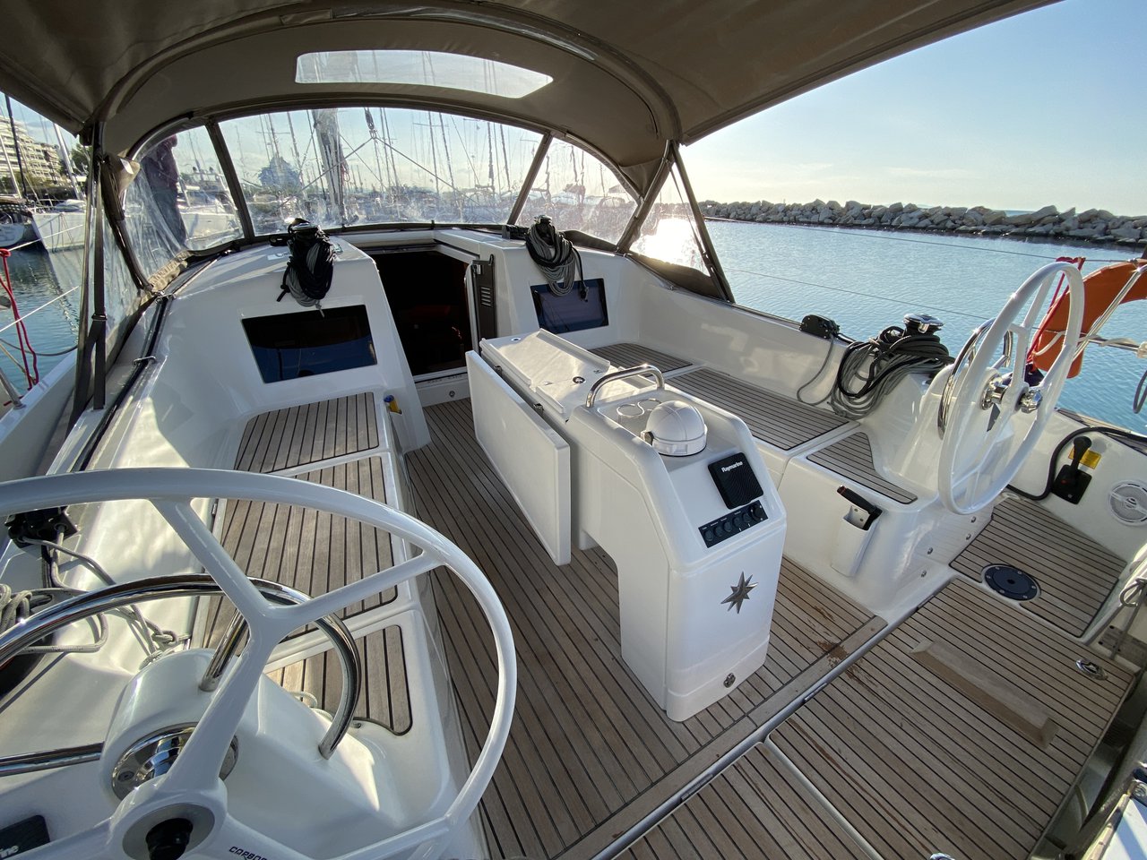 Sun Odyssey 410 - 3 cab. — photo 3