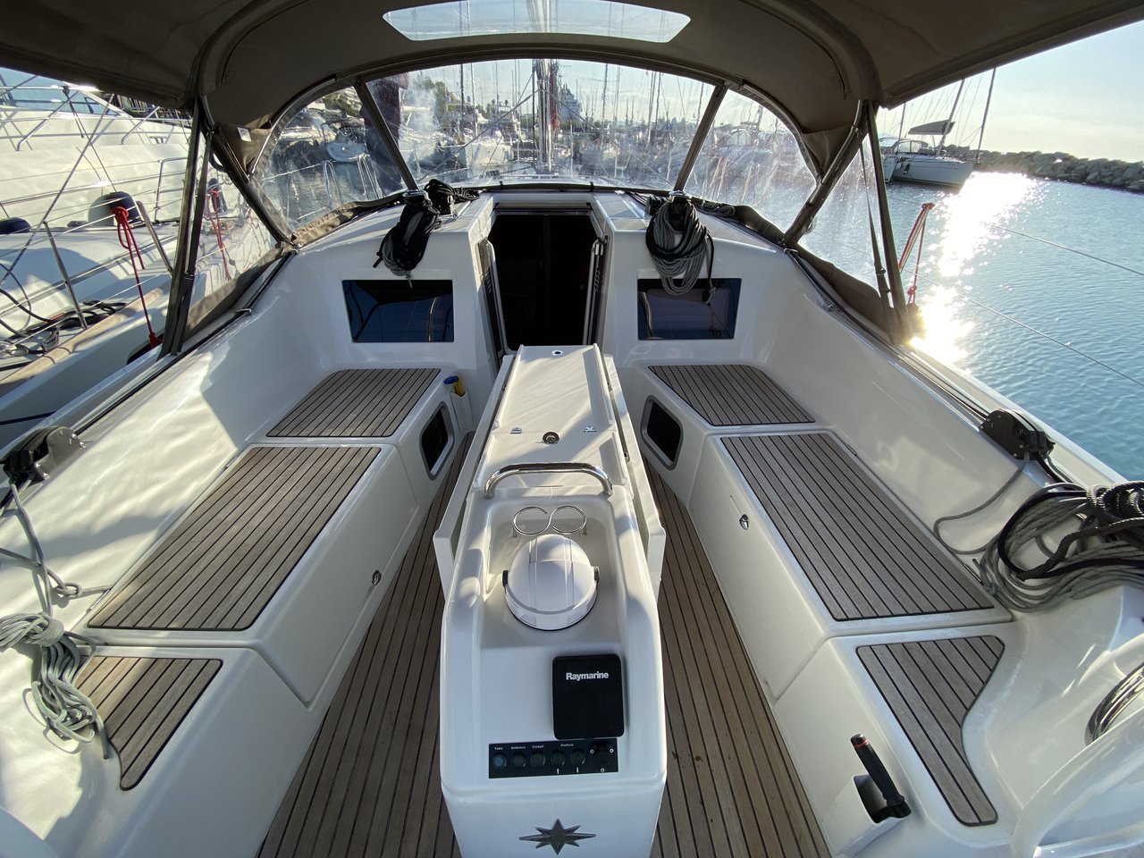 Sun Odyssey 410 - 3 cab. — photo 4