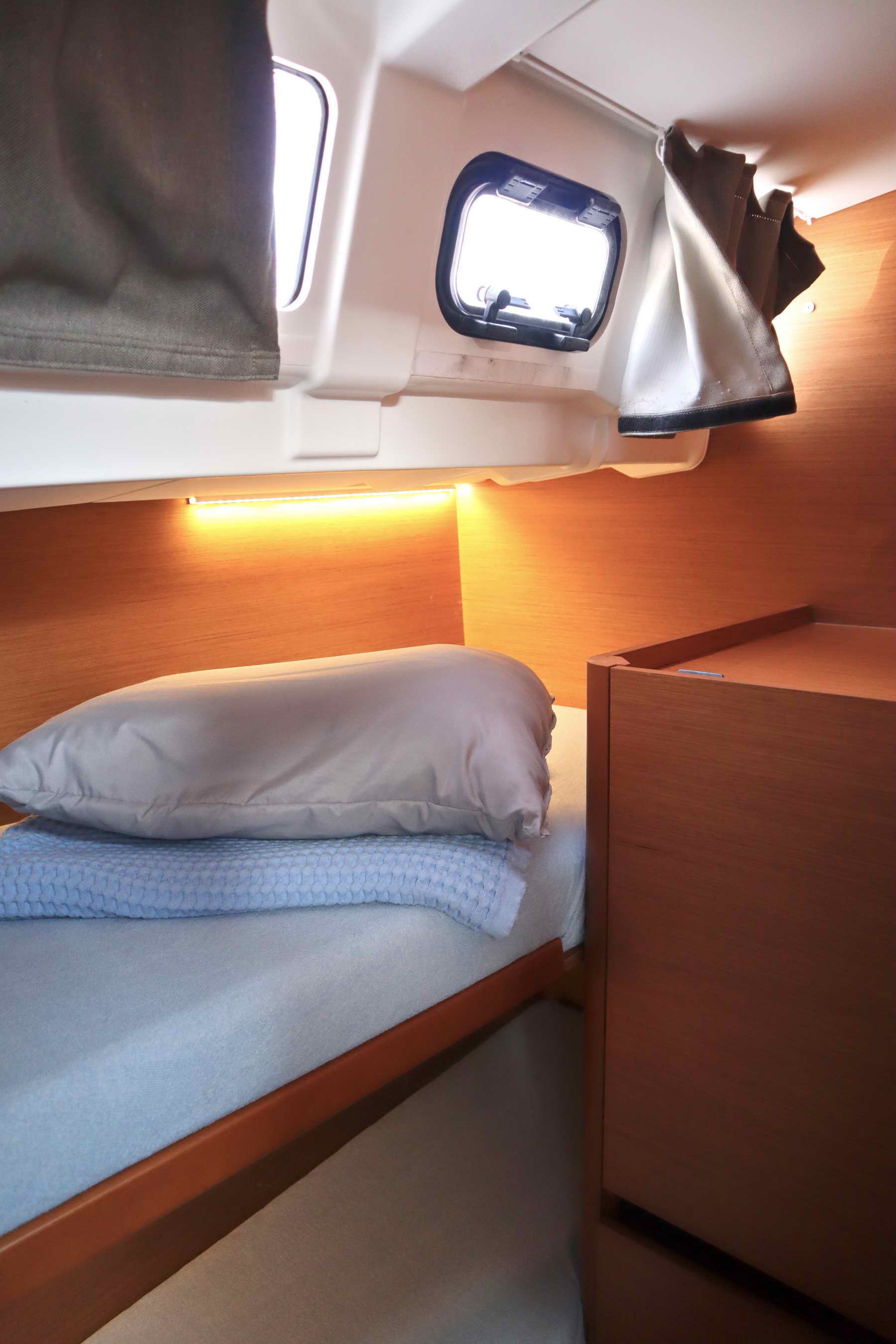 Sun Odyssey 490 - 5 + 1 cab. — photo 11