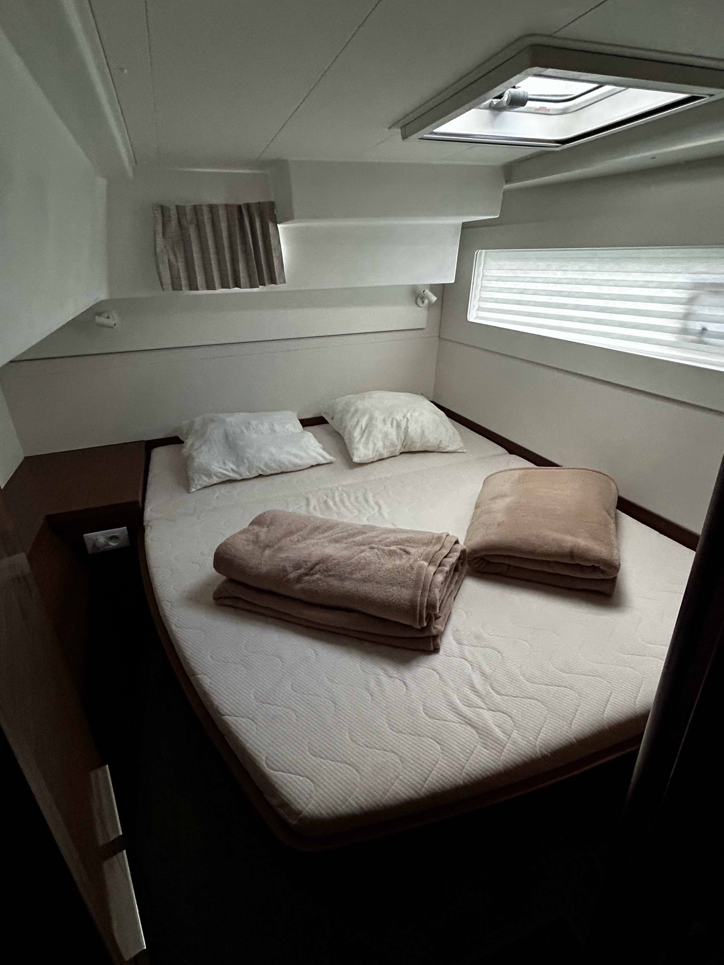 Lagoon 40 - 4 + 2 cab — photo 7