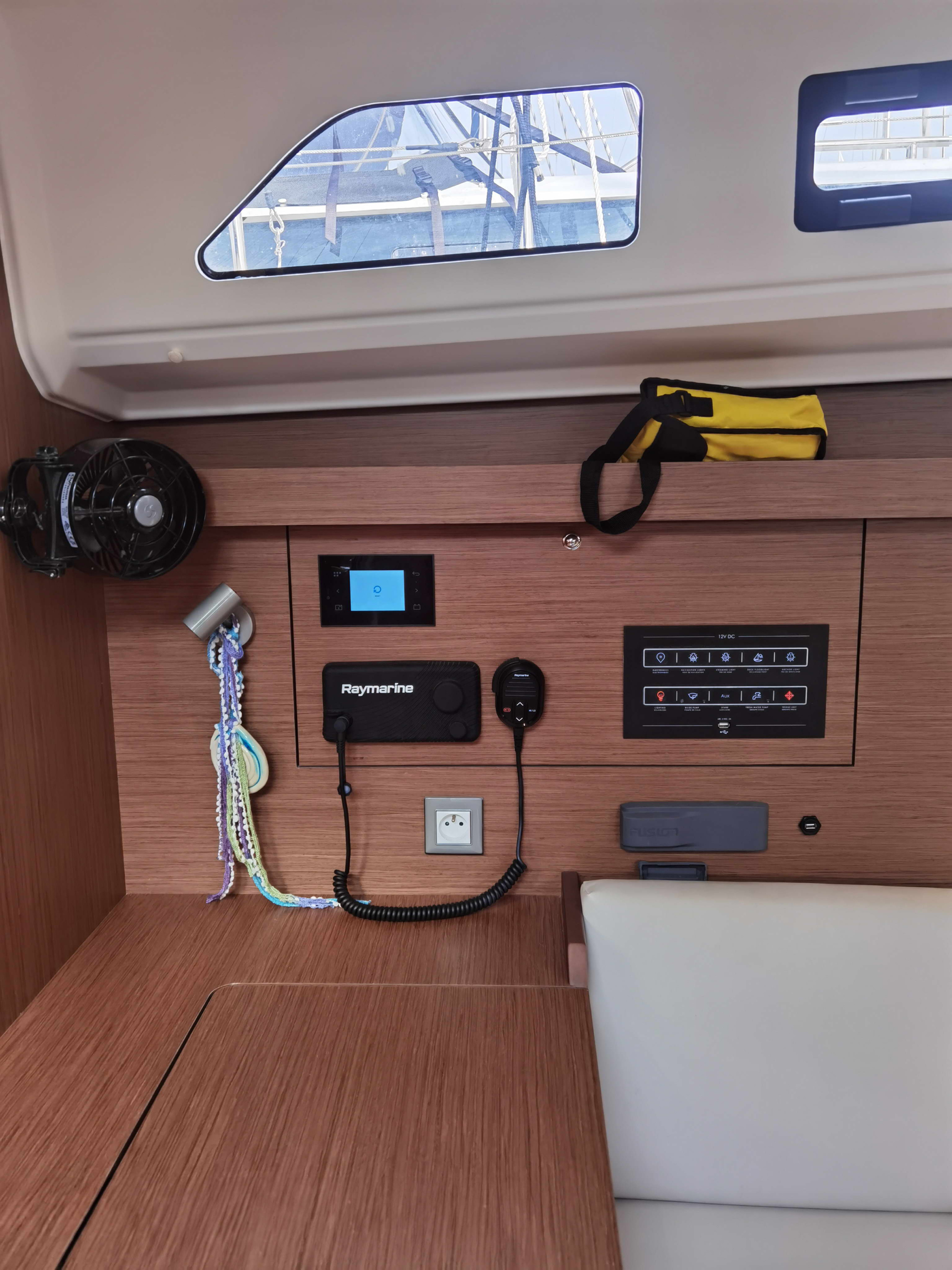 Oceanis 40.1 — photo 13