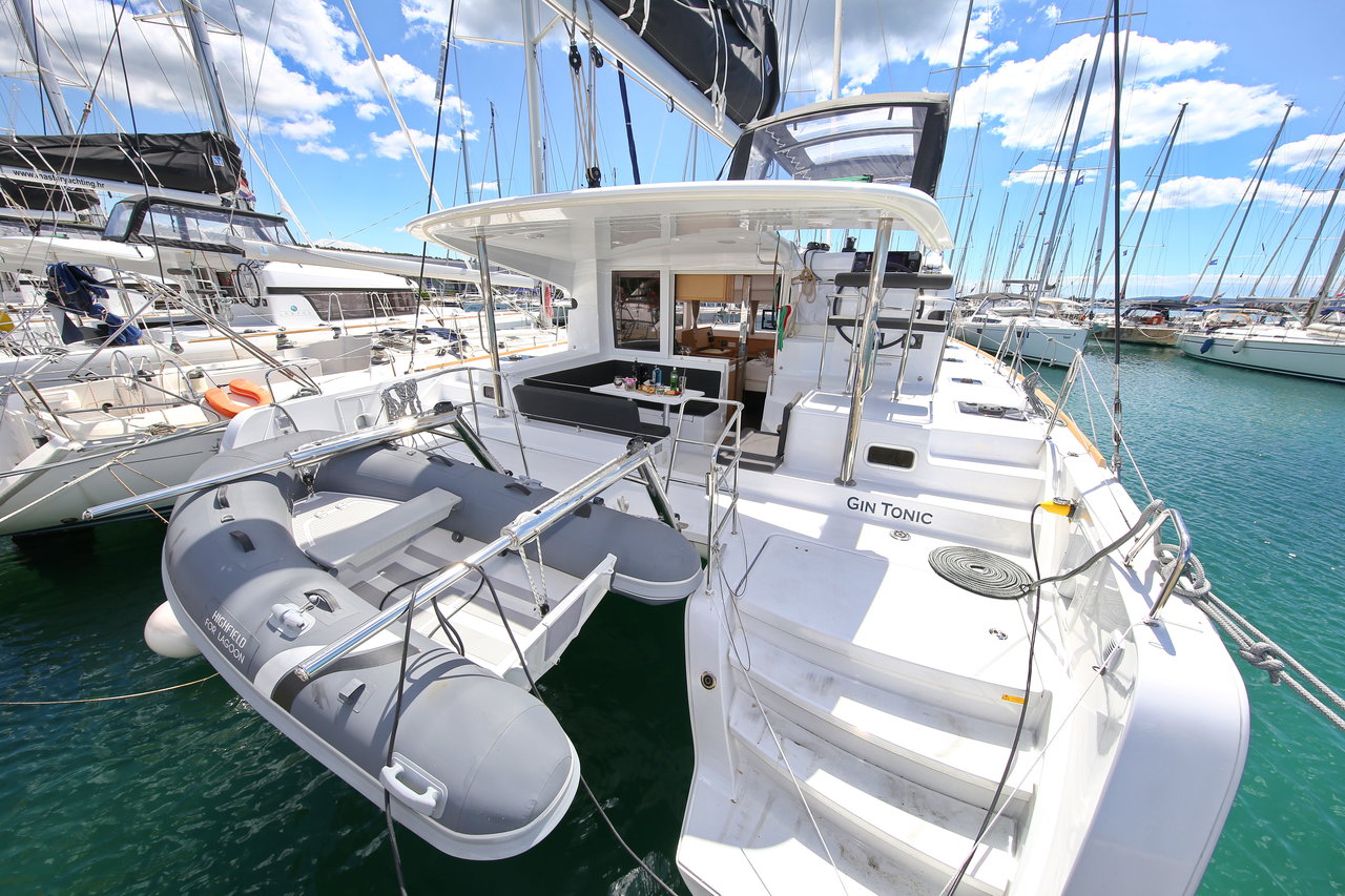 Lagoon 39 - 4 + 2 cab. — photo 3