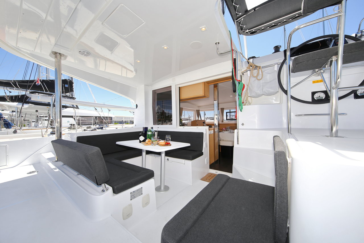 Lagoon 39 - 4 + 2 cab. — photo 10