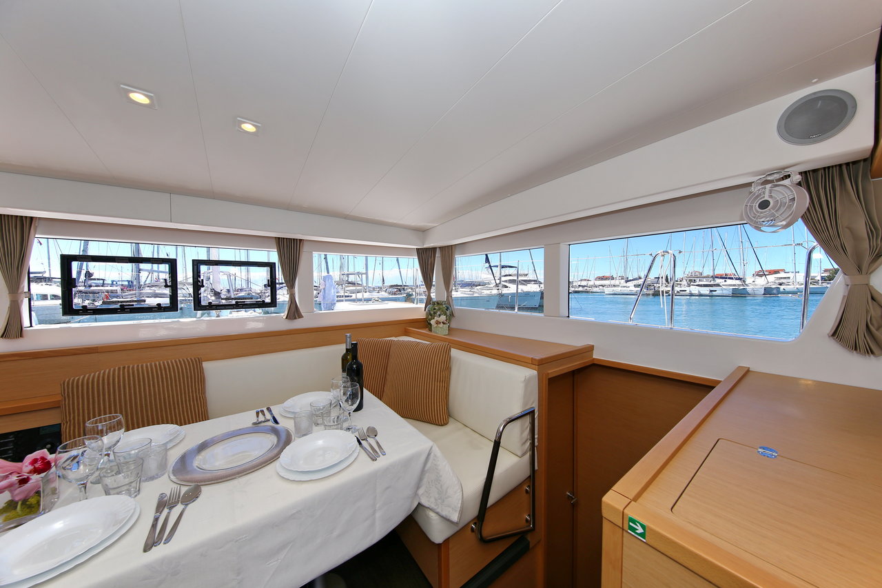 Lagoon 39 - 4 + 2 cab. — photo 11