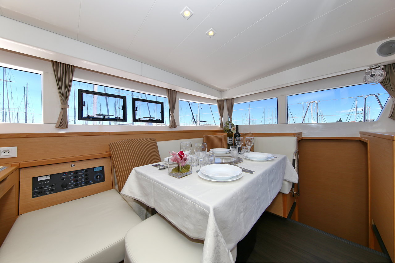 Lagoon 39 - 4 + 2 cab. — photo 15