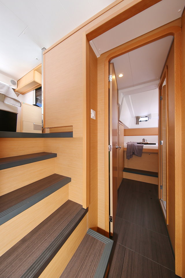 Lagoon 39 - 4 + 2 cab. — photo 17