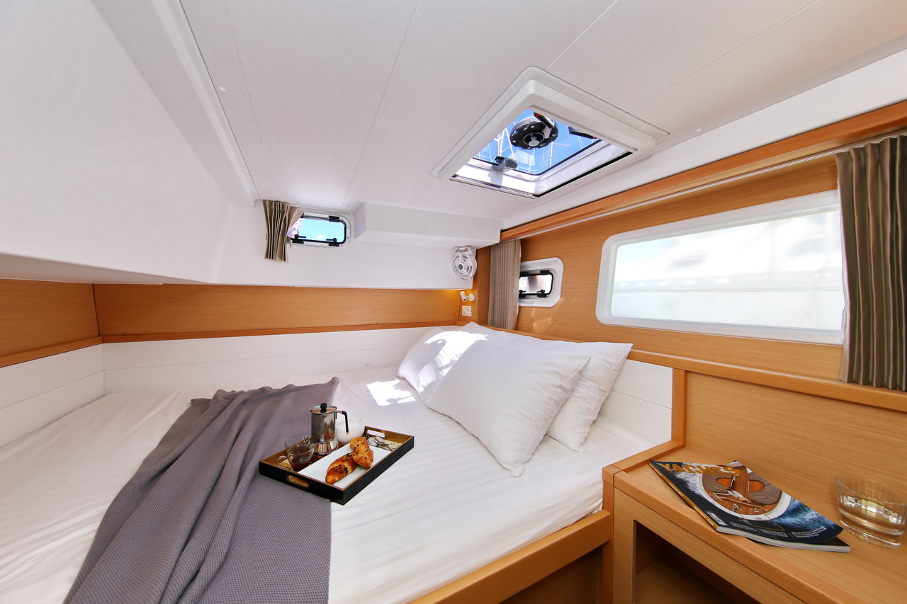 Lagoon 39 - 4 + 2 cab. — photo 18