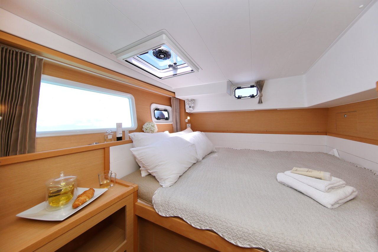 Lagoon 39 - 4 + 2 cab. — photo 21