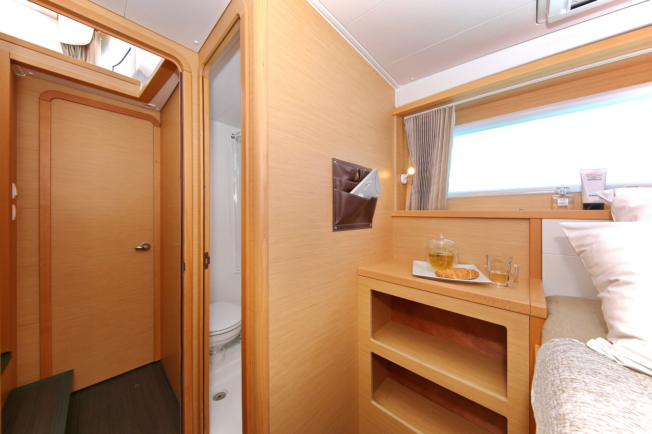 Lagoon 39 - 4 + 2 cab. — photo 22
