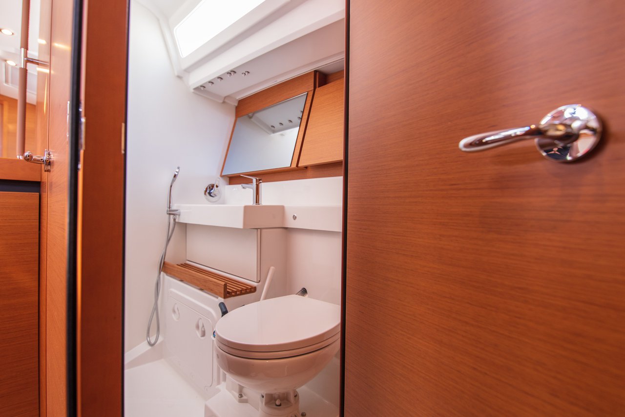 Sun Odyssey 440 - 4 cab. — photo 25