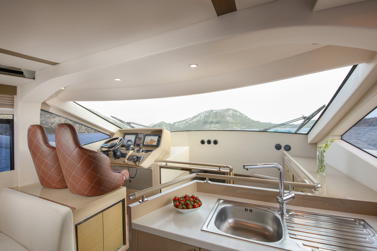 Numarine 62 Flybridge — photo 24