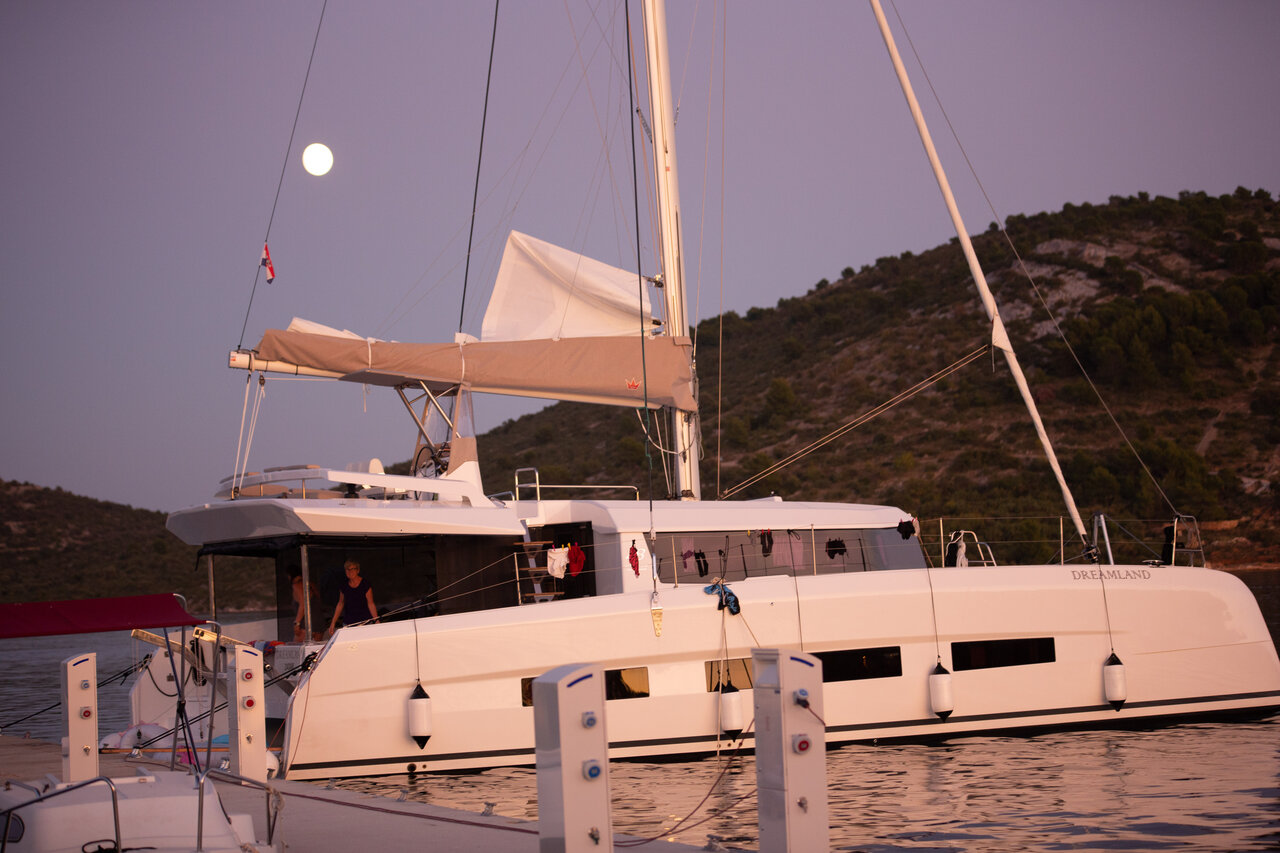 Dufour 48 Catamaran - 5 + 1 cab. — photo 9