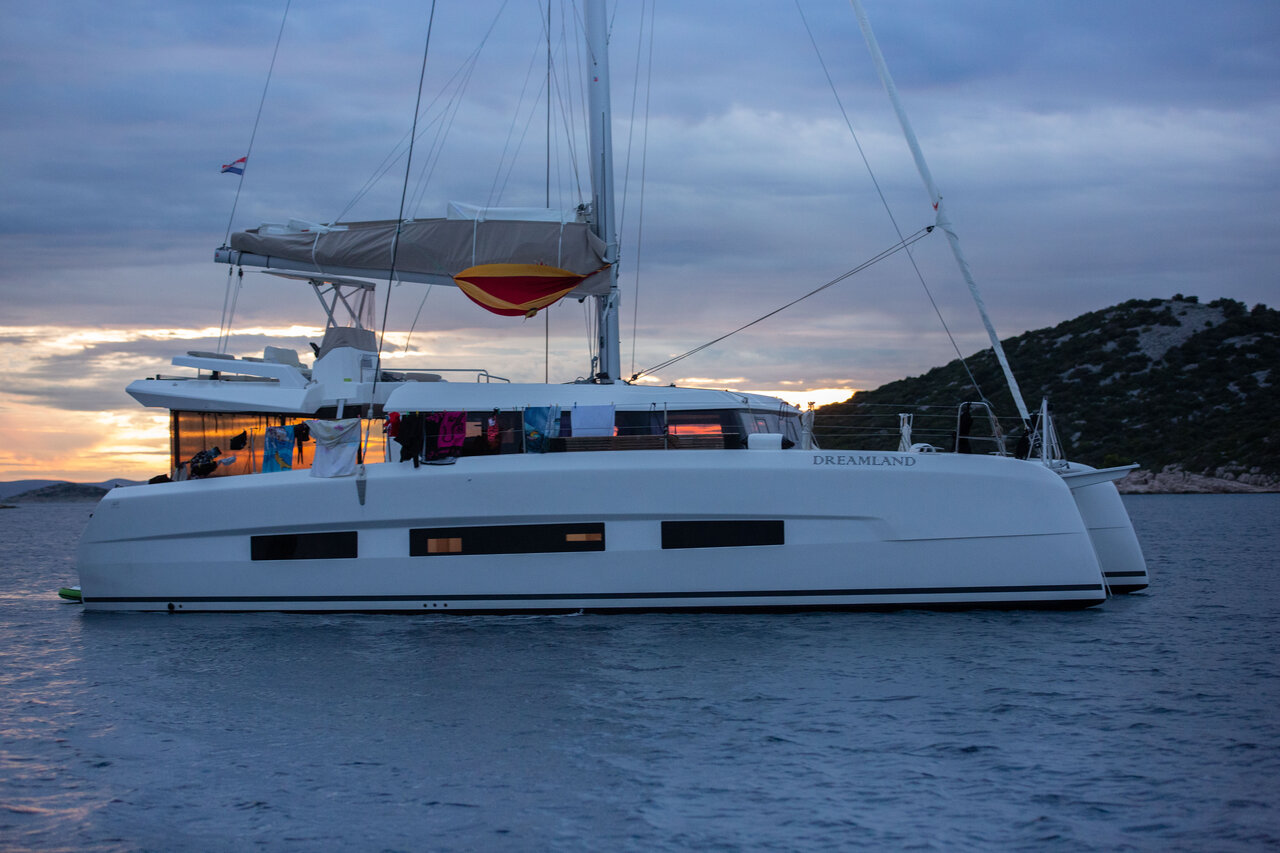 Dufour 48 Catamaran - 5 + 1 cab. — photo 10