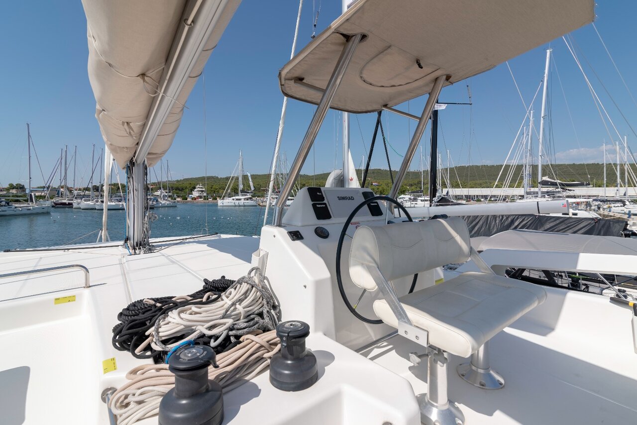 Dufour 48 Catamaran - 5 + 1 cab. — photo 14
