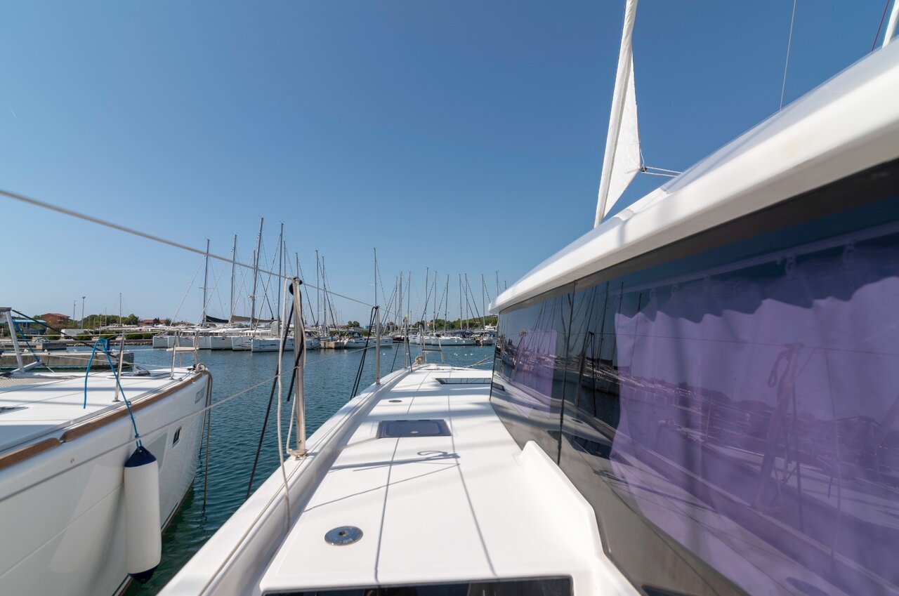 Dufour 48 Catamaran - 5 + 1 cab. — photo 19