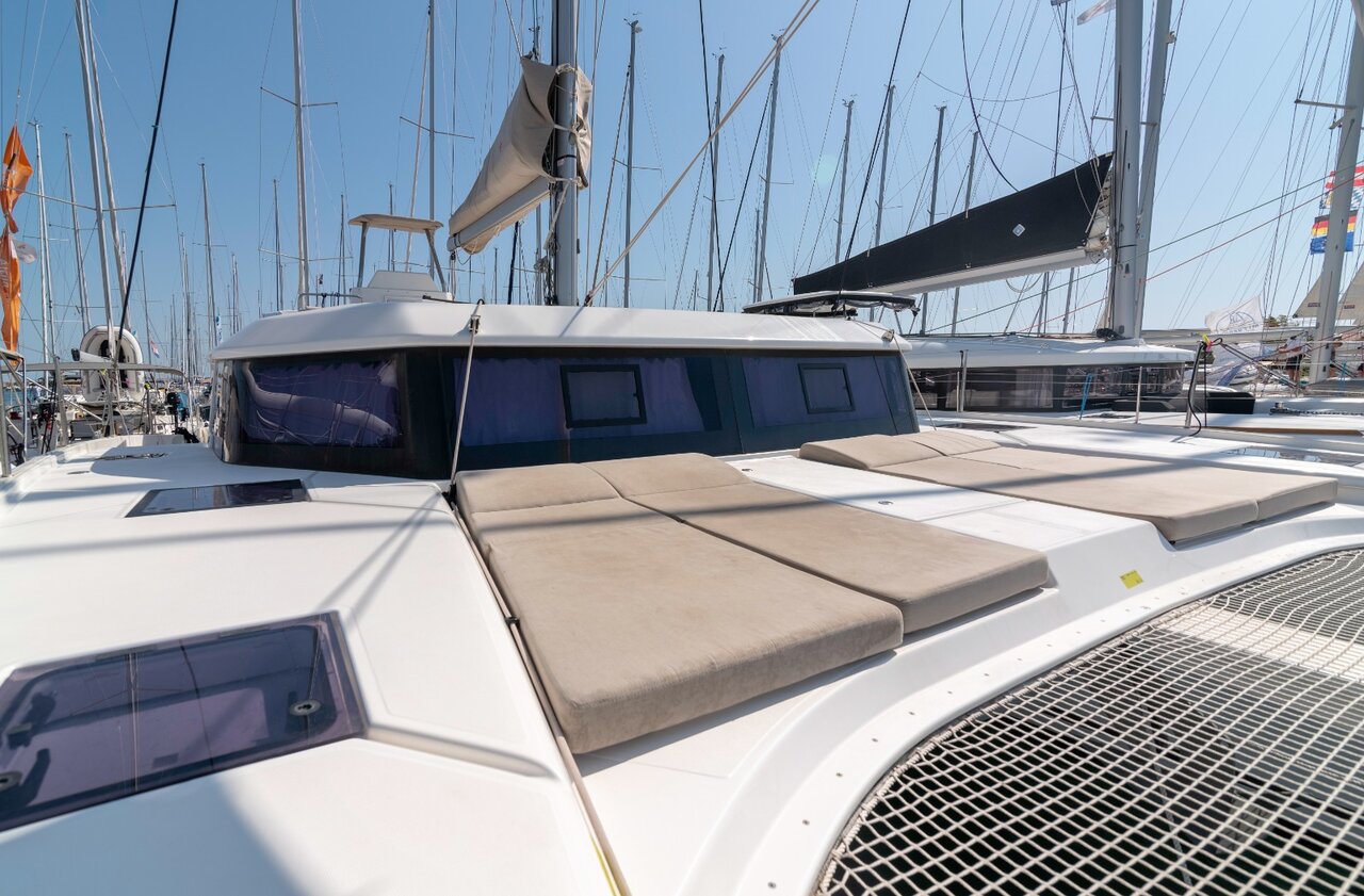Dufour 48 Catamaran - 5 + 1 cab. — photo 21
