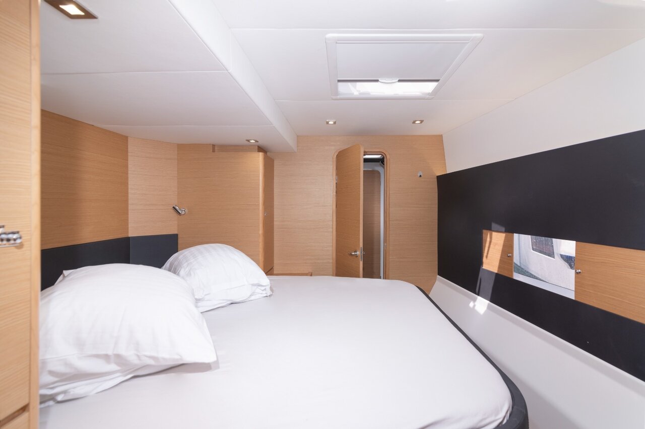 Dufour 48 Catamaran - 5 + 1 cab. — photo 28