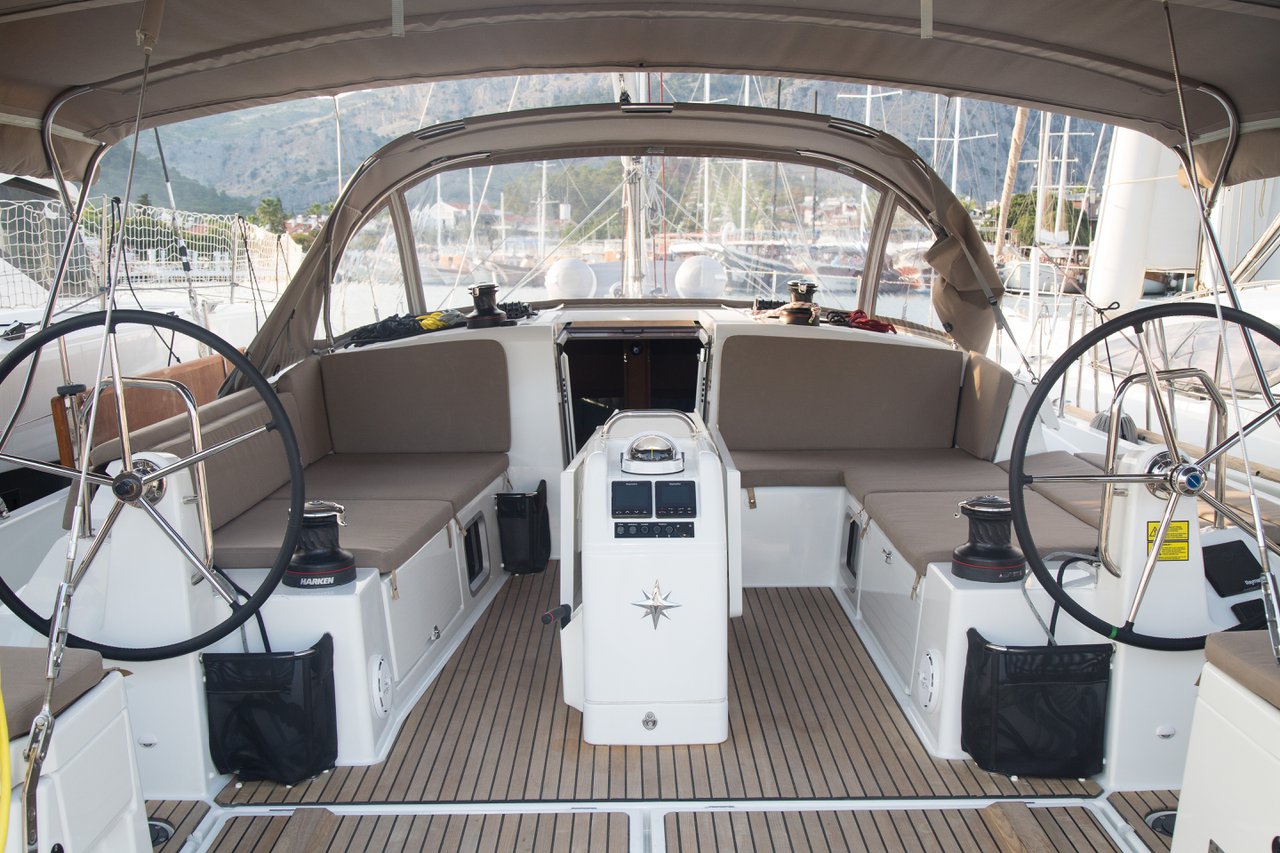 Sun Odyssey 490 - 4 + 1 cab. — photo 3