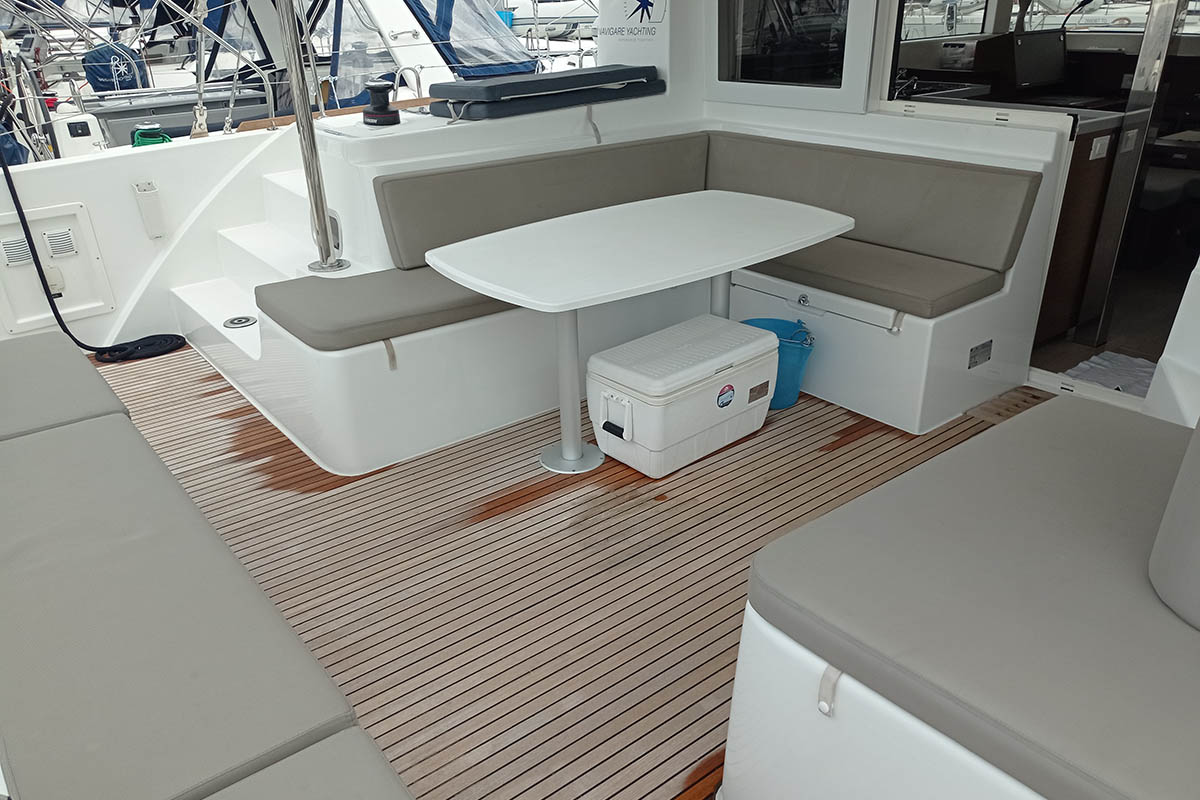 Lagoon 40 - 4 + 2 cab — photo 8